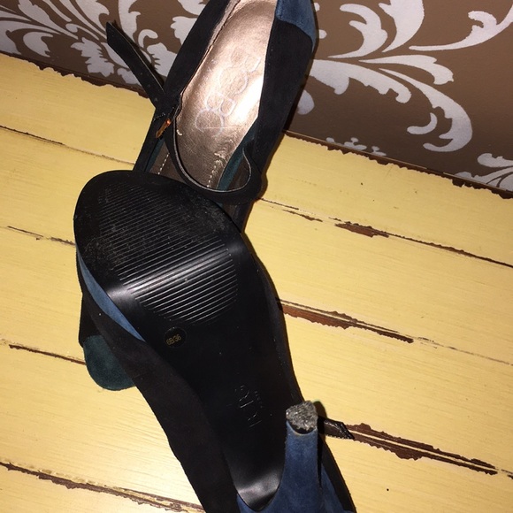 BCBG two tone suede platform heels - Picture 5 of 8